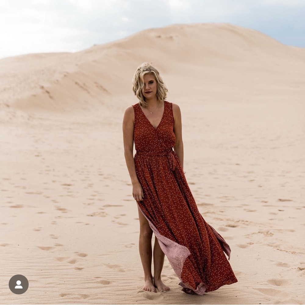 Vici Medium Maxi Burnt Read w/ White Polka Dot Dress